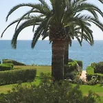 Beachfront Townhouse With Spectacular Seaview 펜션 에스테포나