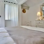 펜션 Beachfront Townhouse With Spectacular Seaview