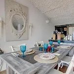 Beachfront Townhouse With Spectacular Seaview 에스테포나