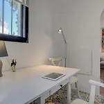 Beachfront Townhouse With Spectacular Seaview 펜션 *