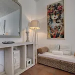 펜션 Beachfront Townhouse With Spectacular Seaview 에스테포나