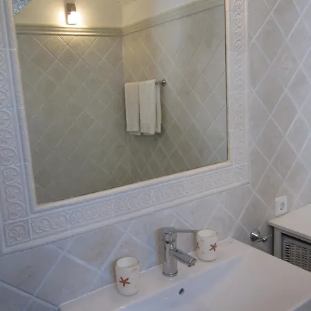 Beachfront Townhouse With Spectacular Seaview *