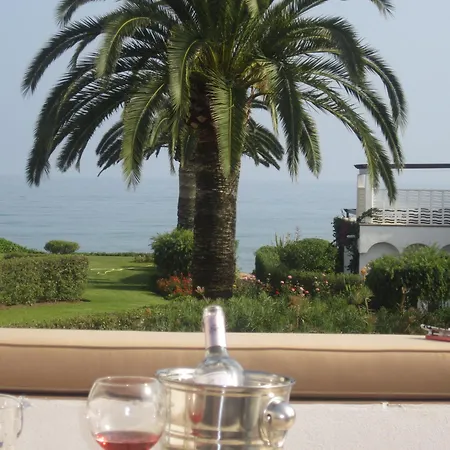 Beachfront Townhouse With Spectacular Seaview Nyaraló Estepona