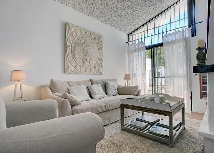 Beachfront Townhouse With Spectacular Seaview