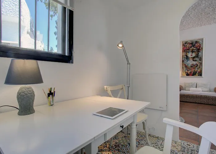 Beachfront Townhouse With Spectacular Seaview Vakantiehuis *