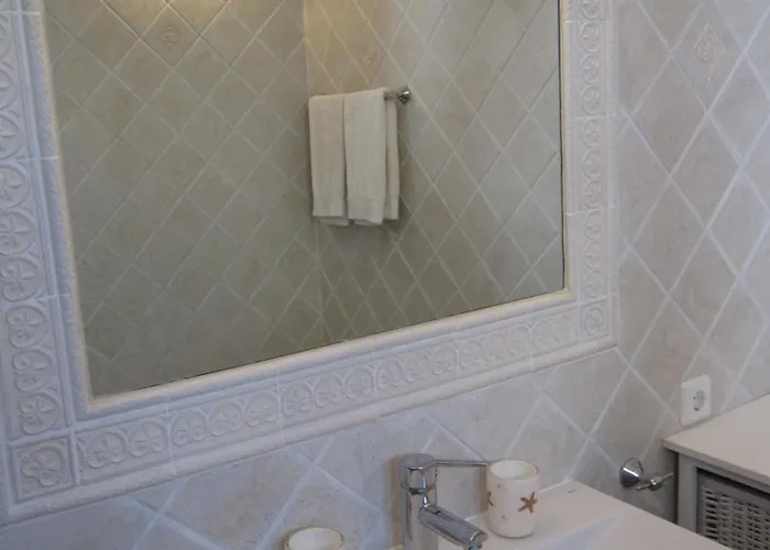 Beachfront Townhouse With Spectacular Seaview *