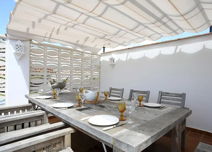 Beachfront Townhouse With Spectacular Seaview *